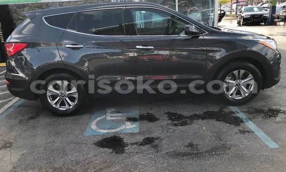 Acheter Occasion Voiture Hyundai Santa Fe Noir à Kigali, Rwanda Acheter Occasion Voiture Hyundai Santa Fe Noir à Kigali, Rwanda