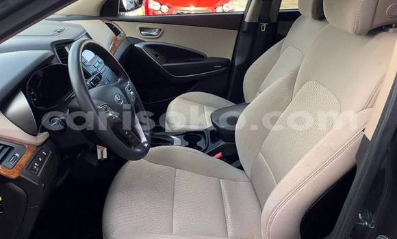 Acheter Occasion Voiture Hyundai Santa Fe Noir à Kigali, Rwanda Acheter Occasion Voiture Hyundai Santa Fe Noir à Kigali, Rwanda