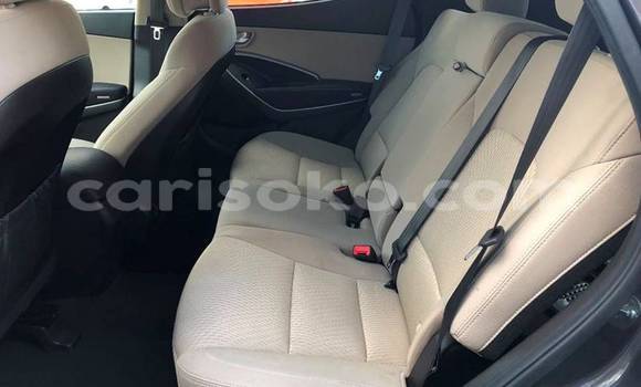 Acheter Occasion Voiture Hyundai Santa Fe Noir à Kigali, Rwanda Acheter Occasion Voiture Hyundai Santa Fe Noir à Kigali, Rwanda