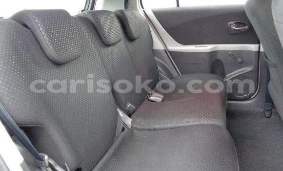 Sayi Na hannu Toyota Yaris Beige Mota in Kigali a Rwanda Sayi Na hannu Toyota Yaris Beige Mota in Kigali a Rwanda