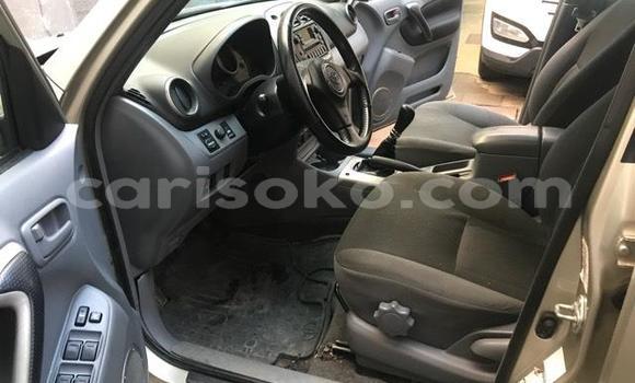 Acheter Occasion Voiture Toyota RAV4 Marron à Kigali, Rwanda Acheter Occasion Voiture Toyota RAV4 Marron à Kigali, Rwanda