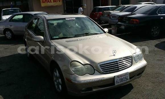 Acheter Occasion Voiture Mercedes-Benz C–Class Gris à Kigali, Rwanda Acheter Occasion Voiture Mercedes-Benz C–Class Gris à Kigali, Rwanda