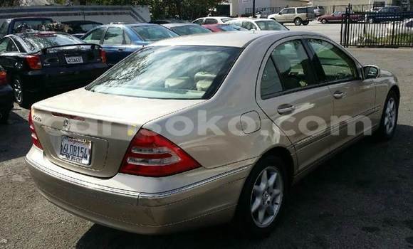Acheter Occasion Voiture Mercedes-Benz C–Class Gris à Kigali, Rwanda Acheter Occasion Voiture Mercedes-Benz C–Class Gris à Kigali, Rwanda