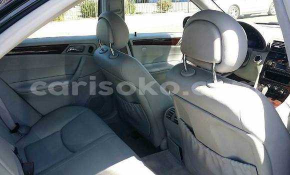 Acheter Occasion Voiture Mercedes-Benz C–Class Gris à Kigali, Rwanda Acheter Occasion Voiture Mercedes-Benz C–Class Gris à Kigali, Rwanda