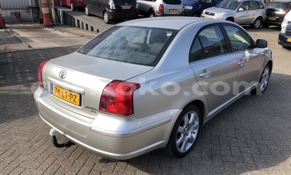 Acheter Occasion Voiture Toyota Avensis Beige à Kigali, Rwanda Acheter Occasion Voiture Toyota Avensis Beige à Kigali, Rwanda