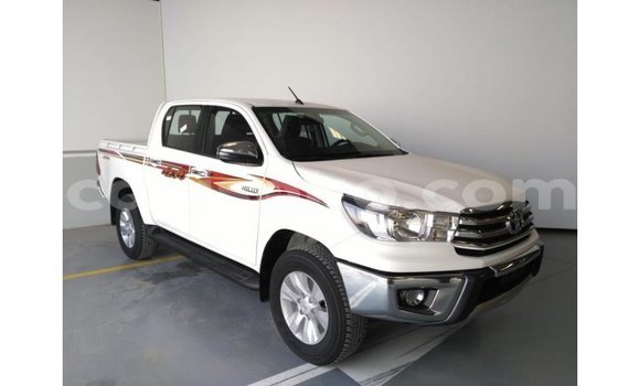 Acheter Import Voiture Toyota Hilux Blanc à Import - Dubai, Rwanda Acheter Import Voiture Toyota Hilux Blanc à Import - Dubai, Rwanda