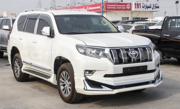 Acheter Import Voiture Toyota Prado Blanc à Import - Dubai, Rwanda Acheter Import Voiture Toyota Prado Blanc à Import - Dubai, Rwanda