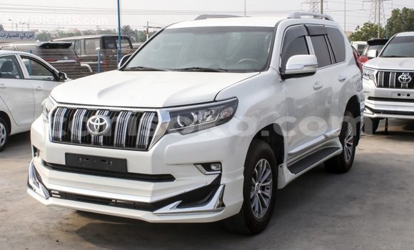 Acheter Import Voiture Toyota Prado Blanc à Import - Dubai, Rwanda Acheter Import Voiture Toyota Prado Blanc à Import - Dubai, Rwanda