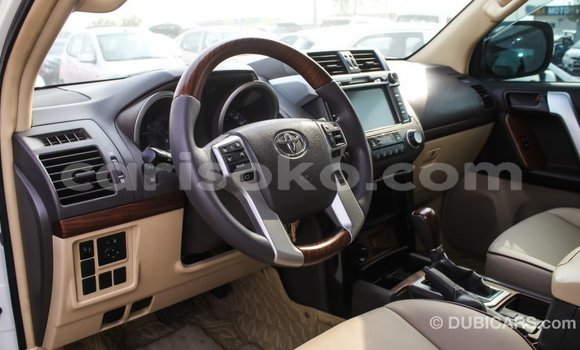 Acheter Import Voiture Toyota Prado Blanc à Import - Dubai, Rwanda Acheter Import Voiture Toyota Prado Blanc à Import - Dubai, Rwanda