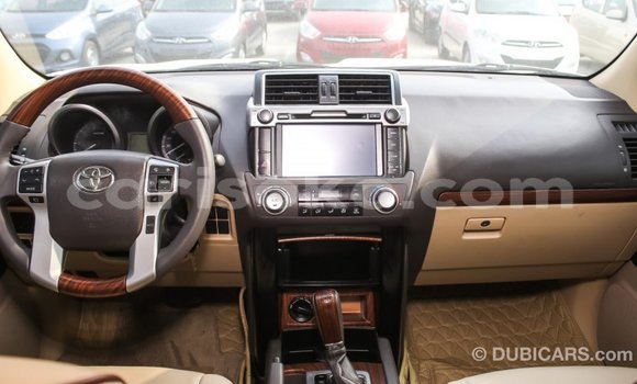 Acheter Import Voiture Toyota Prado Blanc à Import - Dubai, Rwanda Acheter Import Voiture Toyota Prado Blanc à Import - Dubai, Rwanda