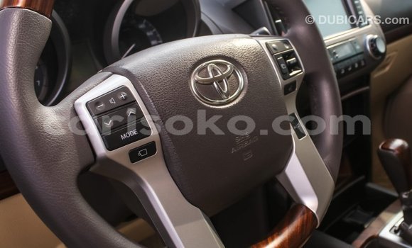 Acheter Import Voiture Toyota Prado Blanc à Import - Dubai, Rwanda Acheter Import Voiture Toyota Prado Blanc à Import - Dubai, Rwanda