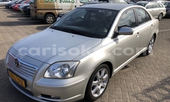 Acheter Occasion Voiture Toyota Avensis Beige à Kigali, Rwanda Acheter Occasion Voiture Toyota Avensis Beige à Kigali, Rwanda