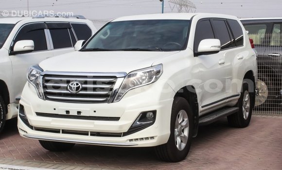 Acheter Import Voiture Toyota Prado Blanc à Import - Dubai, Rwanda Acheter Import Voiture Toyota Prado Blanc à Import - Dubai, Rwanda