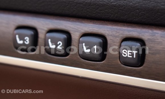 Acheter Import Voiture Toyota Land Cruiser Blanc à Import - Dubai, Rwanda Acheter Import Voiture Toyota Land Cruiser Blanc à Import - Dubai, Rwanda