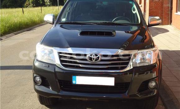Acheter Occasion Voiture Toyota Hilux Noir à Kigali, Rwanda Acheter Occasion Voiture Toyota Hilux Noir à Kigali, Rwanda