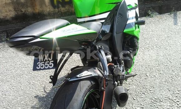 Buy Used Kawasaki ZX10R Green Bike in Gasarenda in Rwanda Buy Used Kawasaki ZX10R Green Bike in Gasarenda in Rwanda