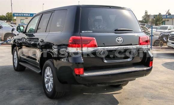 Buy New Toyota Land Cruiser Black Car in Bokwango in Rwanda Buy New Toyota Land Cruiser Black Car in Bokwango in Rwanda