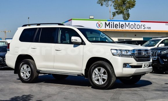 Buy New Toyota Land Cruiser White Car in Bokwango in Rwanda Buy New Toyota Land Cruiser White Car in Bokwango in Rwanda