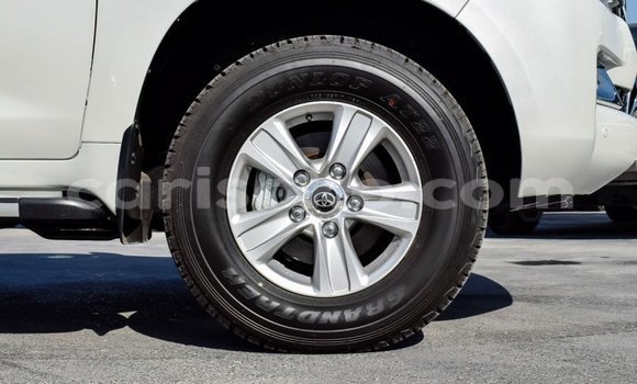 Buy New Toyota Land Cruiser White Car in Bokwango in Rwanda Buy New Toyota Land Cruiser White Car in Bokwango in Rwanda