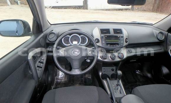 Acheter Occasion Voiture Toyota RAV4 Beige à Kigali, Rwanda Acheter Occasion Voiture Toyota RAV4 Beige à Kigali, Rwanda