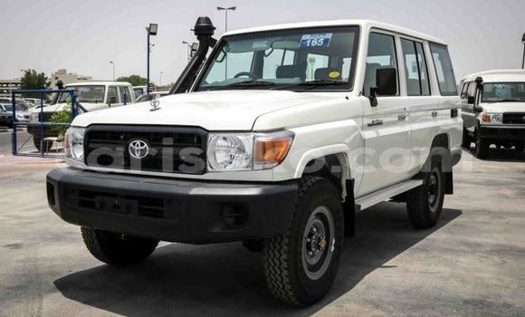 Buy New Toyota Land Cruiser White Car in Bokwango in Rwanda Buy New Toyota Land Cruiser White Car in Bokwango in Rwanda
