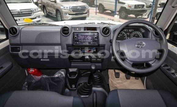 Buy New Toyota Land Cruiser White Car in Bokwango in Rwanda Buy New Toyota Land Cruiser White Car in Bokwango in Rwanda