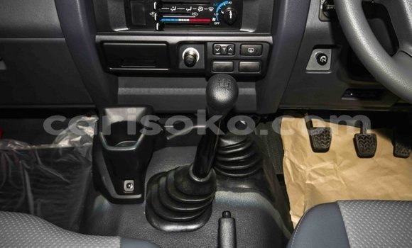 Buy New Toyota Land Cruiser White Car in Bokwango in Rwanda Buy New Toyota Land Cruiser White Car in Bokwango in Rwanda