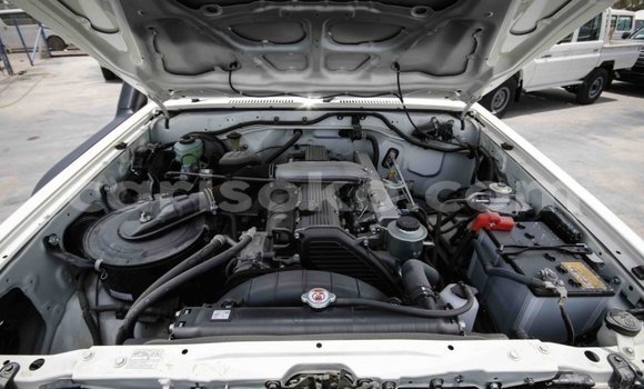 Buy New Toyota Land Cruiser White Car in Bokwango in Rwanda Buy New Toyota Land Cruiser White Car in Bokwango in Rwanda