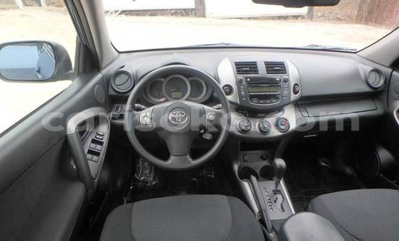 Acheter Occasion Voiture Toyota RAV4 Beige à Kigali, Rwanda Acheter Occasion Voiture Toyota RAV4 Beige à Kigali, Rwanda