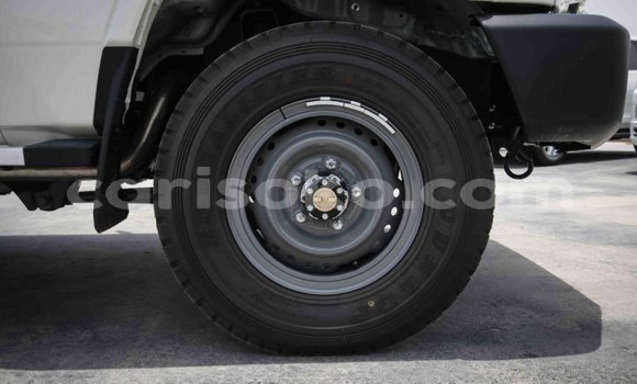 Buy New Toyota Land Cruiser White Car in Bokwango in Rwanda Buy New Toyota Land Cruiser White Car in Bokwango in Rwanda