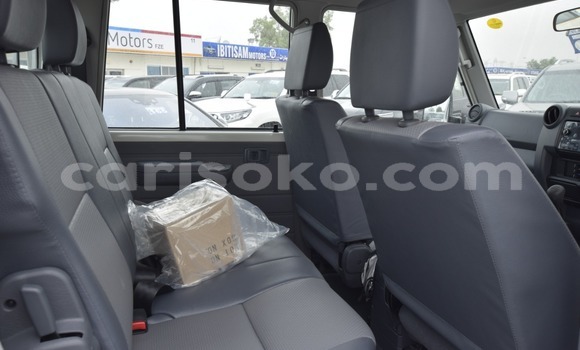 Buy New Toyota Land Cruiser White Car in Bokwango in Rwanda Buy New Toyota Land Cruiser White Car in Bokwango in Rwanda