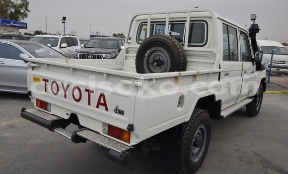 Buy New Toyota Land Cruiser White Car in Bokwango in Rwanda Buy New Toyota Land Cruiser White Car in Bokwango in Rwanda
