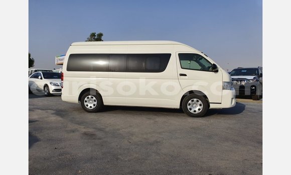Buy New Toyota Hiace White Car in Bokwango in Rwanda Buy New Toyota Hiace White Car in Bokwango in Rwanda
