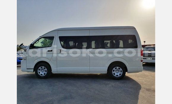 Buy New Toyota Hiace White Car in Bokwango in Rwanda Buy New Toyota Hiace White Car in Bokwango in Rwanda