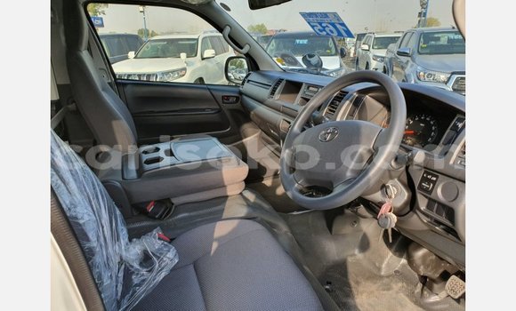 Buy New Toyota Hiace White Car in Bokwango in Rwanda Buy New Toyota Hiace White Car in Bokwango in Rwanda