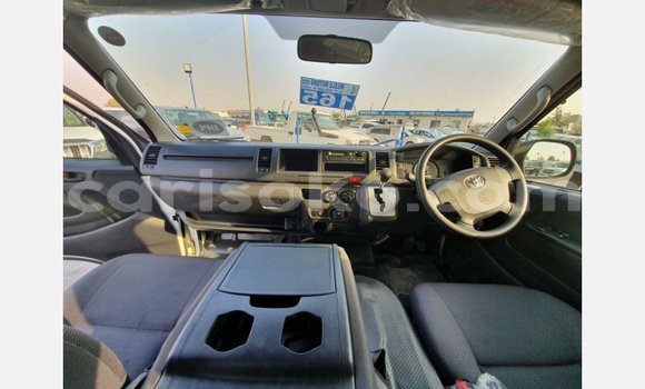 Buy New Toyota Hiace White Car in Bokwango in Rwanda Buy New Toyota Hiace White Car in Bokwango in Rwanda