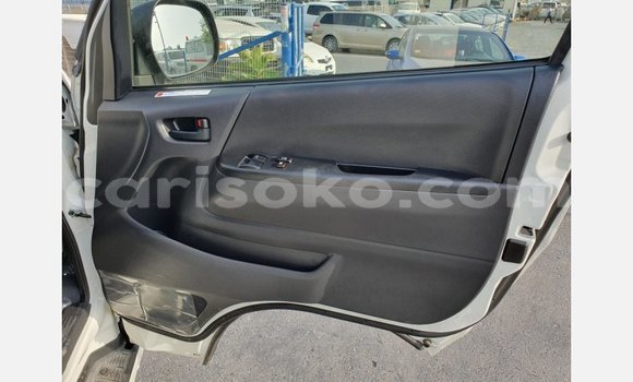 Buy New Toyota Hiace White Car in Bokwango in Rwanda Buy New Toyota Hiace White Car in Bokwango in Rwanda