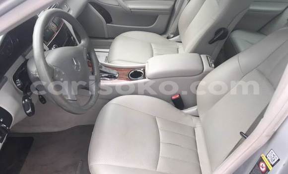 Acheter Occasion Voiture Mercedes-Benz C–Class Marron à Kigali, Rwanda Acheter Occasion Voiture Mercedes-Benz C–Class Marron à Kigali, Rwanda