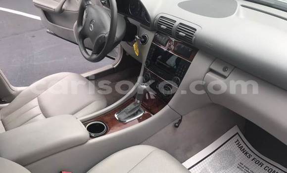 Acheter Occasion Voiture Mercedes-Benz C–Class Marron à Kigali, Rwanda Acheter Occasion Voiture Mercedes-Benz C–Class Marron à Kigali, Rwanda