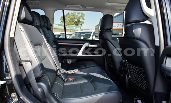 Buy New Toyota Land Cruiser Black Car in Butare in Butare Buy New Toyota Land Cruiser Black Car in Butare in Butare