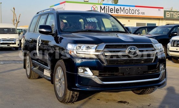 Buy New Toyota Land Cruiser Black Car in Bokwango in Rwanda Buy New Toyota Land Cruiser Black Car in Bokwango in Rwanda