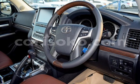 Buy New Toyota Land Cruiser Black Car in Bokwango in Rwanda Buy New Toyota Land Cruiser Black Car in Bokwango in Rwanda
