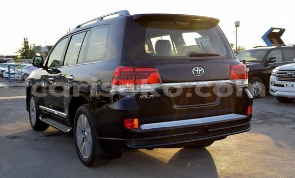 Buy New Toyota Land Cruiser Black Car in Bokwango in Rwanda Buy New Toyota Land Cruiser Black Car in Bokwango in Rwanda
