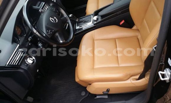 Acheter Occasion Voiture Mercedes-Benz E–Class Noir à Kigali, Rwanda Acheter Occasion Voiture Mercedes-Benz E–Class Noir à Kigali, Rwanda