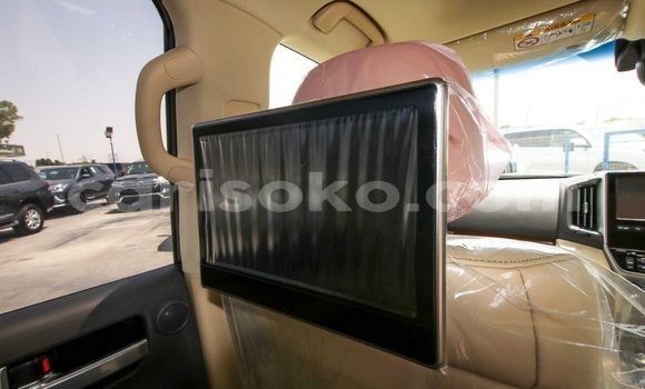 Buy New Toyota Land Cruiser White Car in Bokwango in Rwanda Buy New Toyota Land Cruiser White Car in Bokwango in Rwanda
