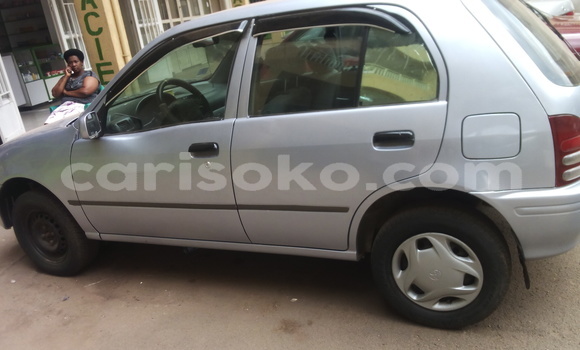 Sayi Na hannu Toyota Starlet Gris Mota in Kigali a Rwanda Sayi Na hannu Toyota Starlet Gris Mota in Kigali a Rwanda