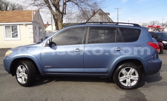 اشتري مستعمل Toyota RAV4 Bleu سيارة في Kigali في Rwanda اشتري مستعمل Toyota RAV4 Bleu سيارة في Kigali في Rwanda