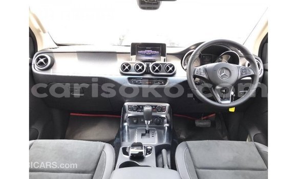 Acheter Import Voiture Mercedes-Benz 250 Bleu à Import - Dubai, Rwanda Acheter Import Voiture Mercedes-Benz 250 Bleu à Import - Dubai, Rwanda