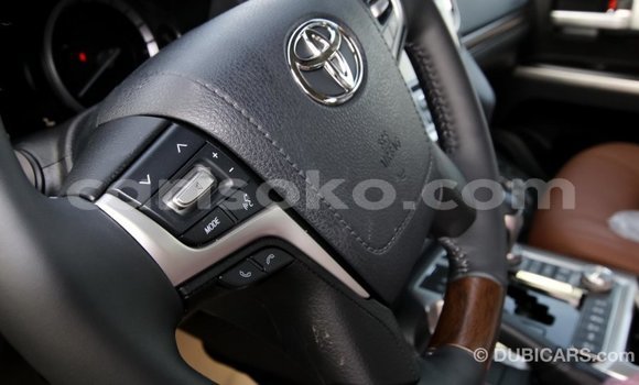 Acheter Import Voiture Toyota Land Cruiser Noir à Import - Dubai, Rwanda Acheter Import Voiture Toyota Land Cruiser Noir à Import - Dubai, Rwanda