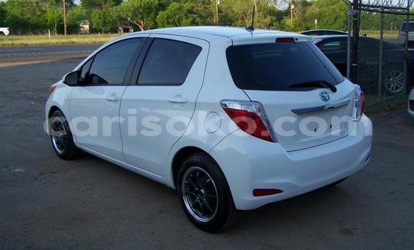 Acheter Occasion Voiture Toyota Yaris Blanc à Kigali, Rwanda Acheter Occasion Voiture Toyota Yaris Blanc à Kigali, Rwanda